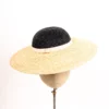Fascinator zweifarbig aus Bortenstroh