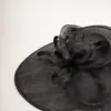 Großer Sinamay Saucer Judith