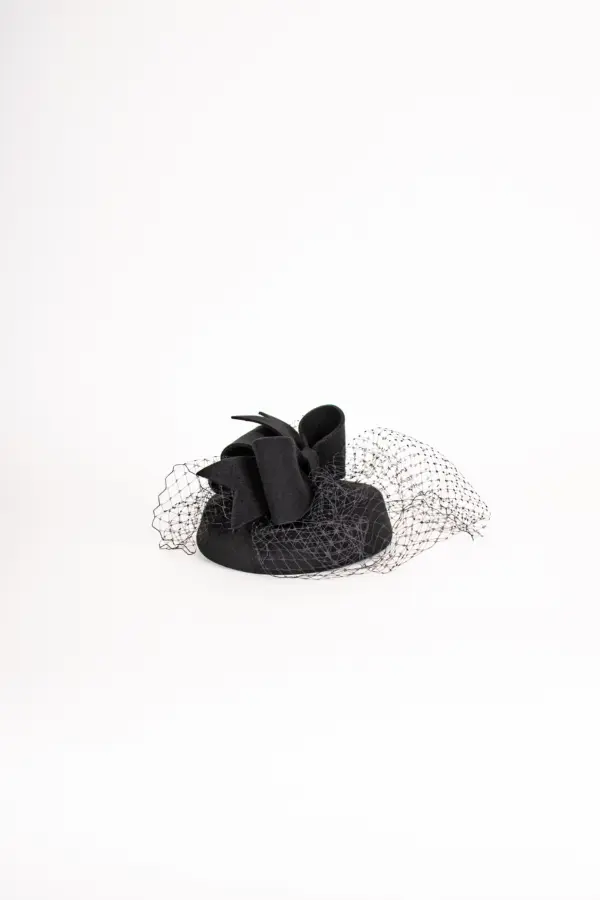 Fascinator Dorothy Wollfilz mit Schleier