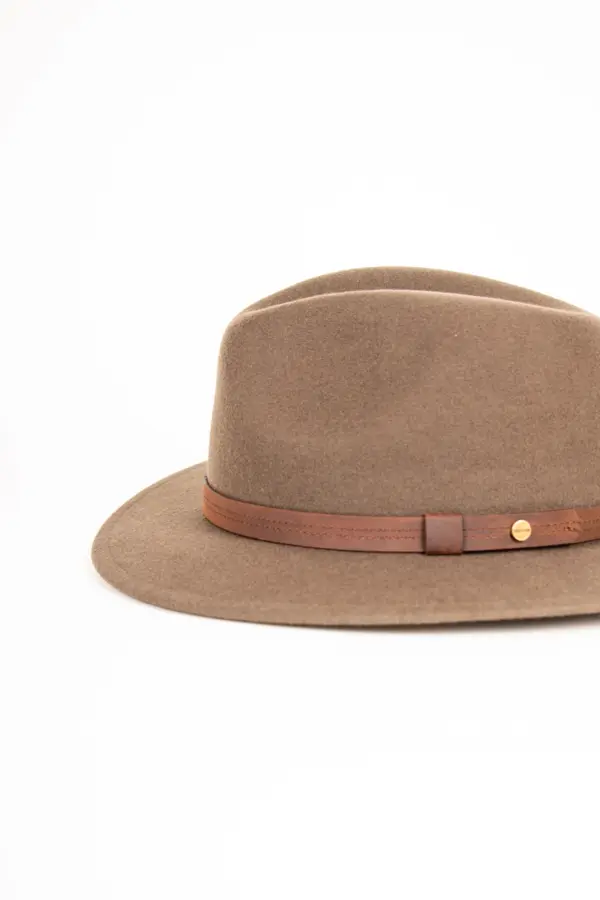 Stetson Traveller Woolfelt mit Ohrenklappen Detailansicht seitlich