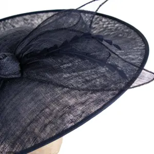 McBurn Sinamay Saucer Chiara mit Federn