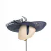 McBurn Sinamay Saucer Chiara mit Federn