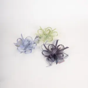 McBurn Clip Fascinator mit Federn