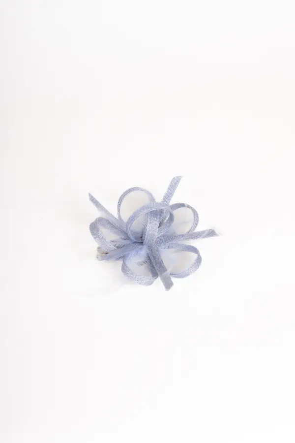 McBurn Clip Fascinator mit Federn, Mini Fascinator, Sinamay Fascinator klein, Fascinator zum Anstecken, Haarclip Hochzeit, Fascinator Dutt, kleiner Fascinator, Anlass Haarschmuck elegant, Outfit Clip, Sommer Fascinator leicht