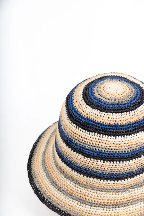 Fiebig Häkelhut gestreift aus Raffia Fiebig Häkelhut gestreift aus Raffia