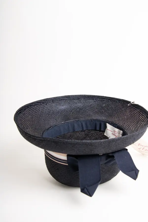 Cloche Damenhut aus Parasisol-Stroh
